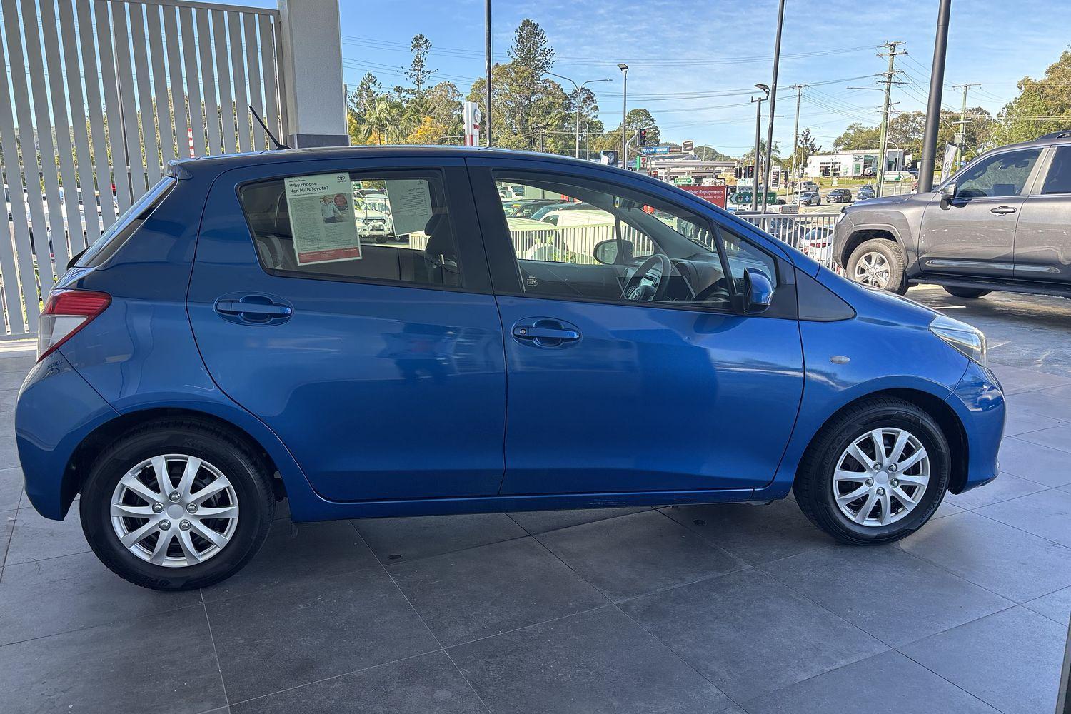 2012 Toyota Yaris YR in Blue