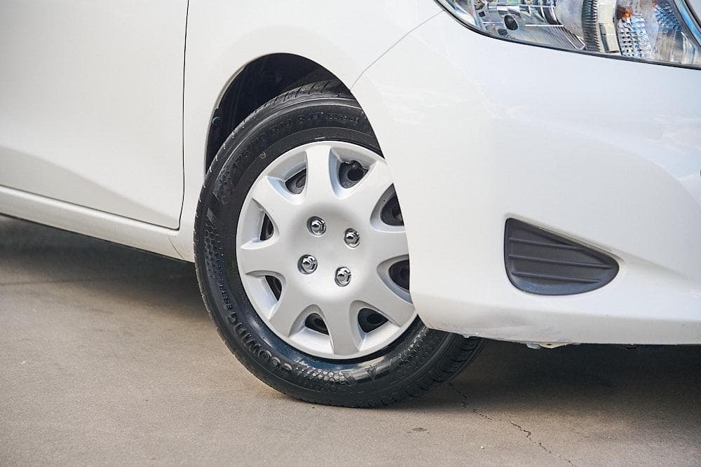 2013 Toyota Yaris YR in White
