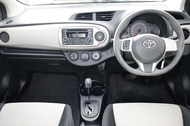 2013 Toyota Yaris YR in Silver