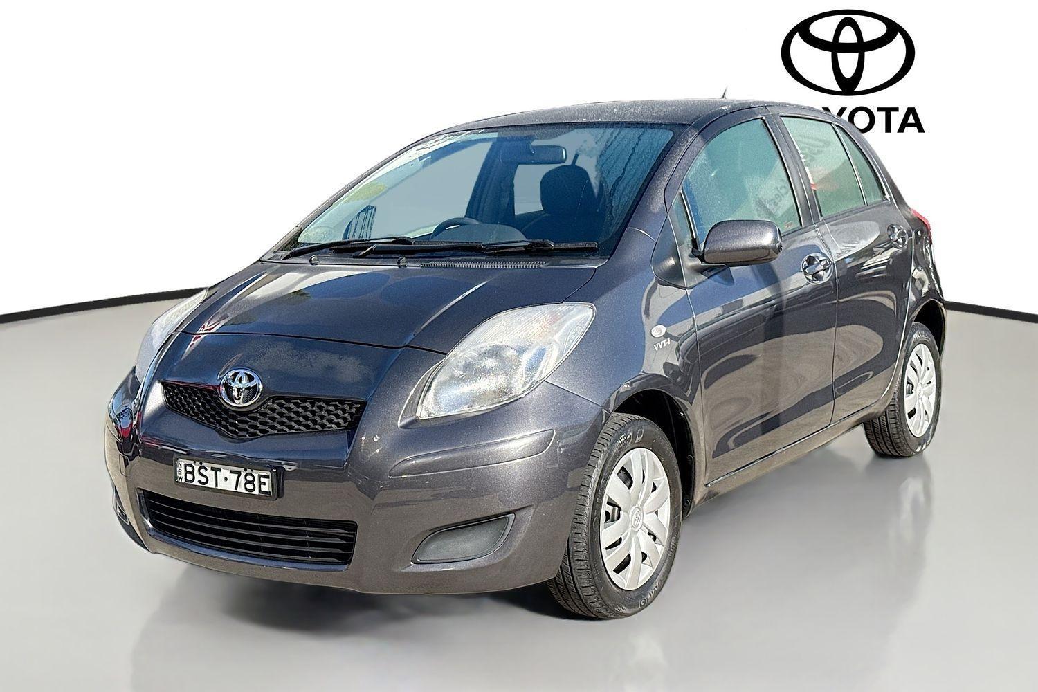 2010 Toyota Yaris YR in Silver