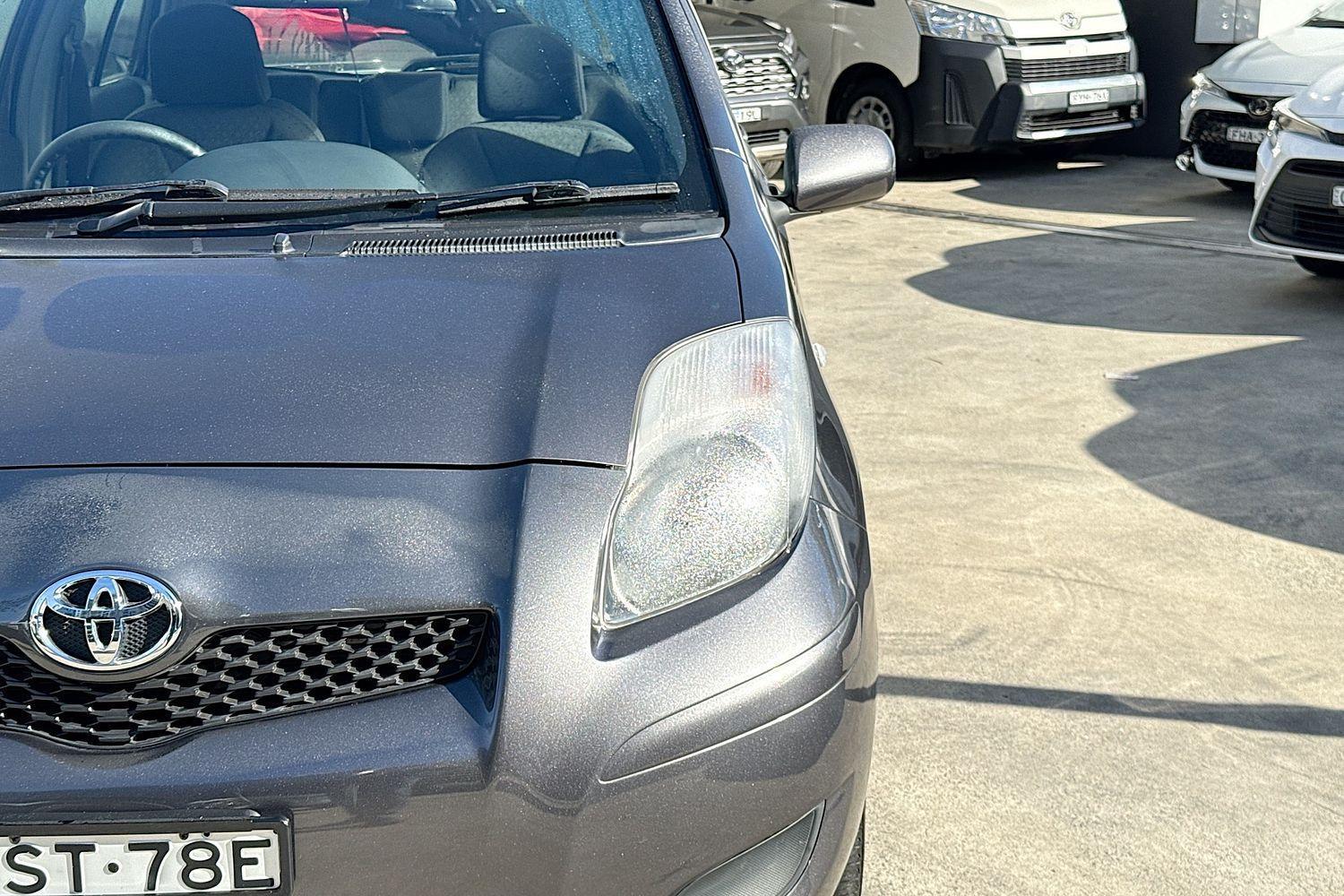 2010 Toyota Yaris YR in Silver
