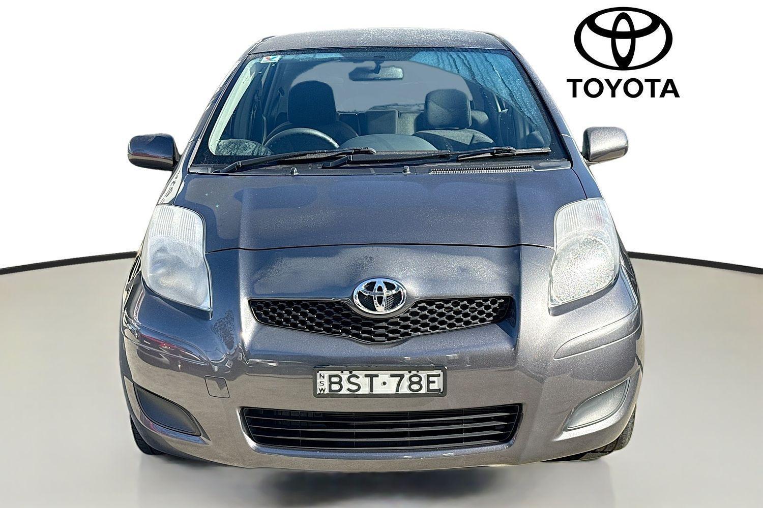 2010 Toyota Yaris YR in Silver