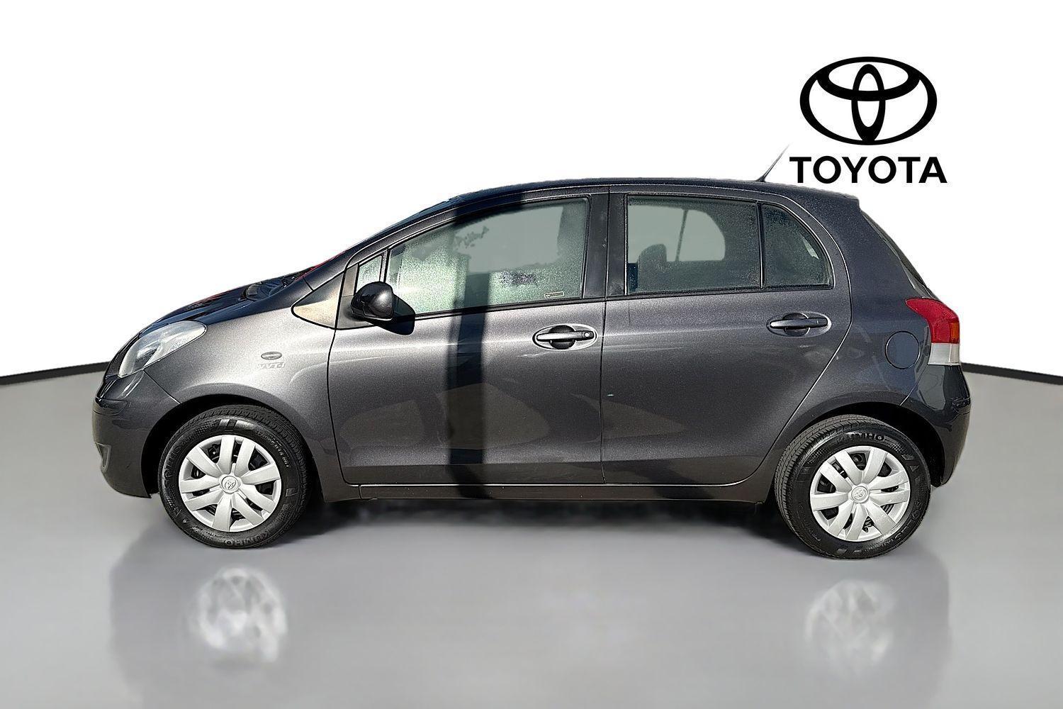 2010 Toyota Yaris YR in Silver