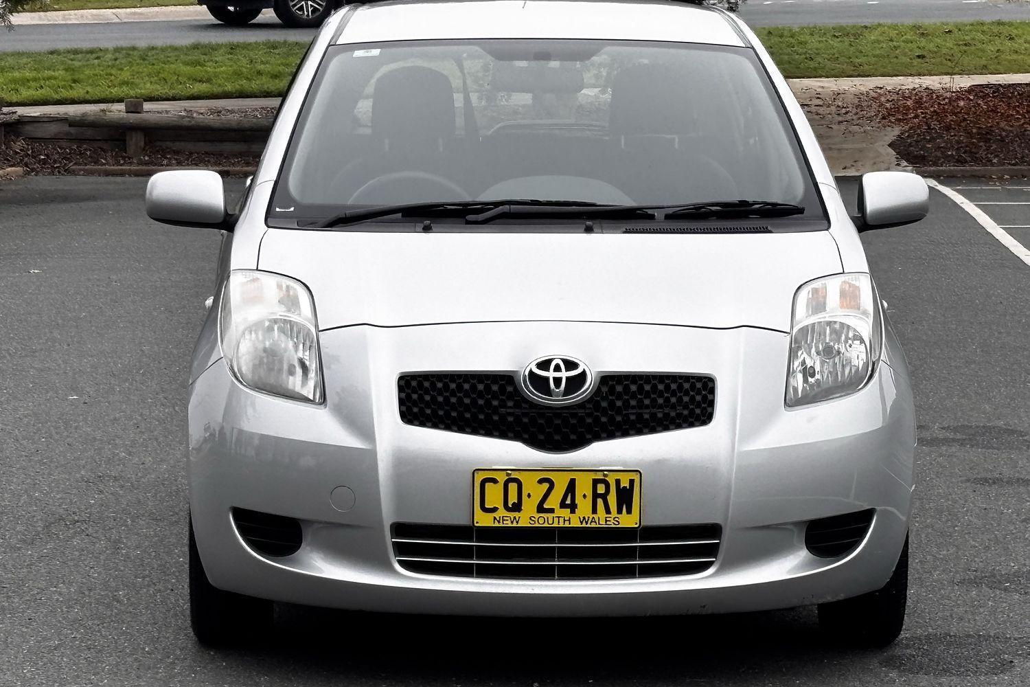 2008 Toyota Yaris Edge in Silver