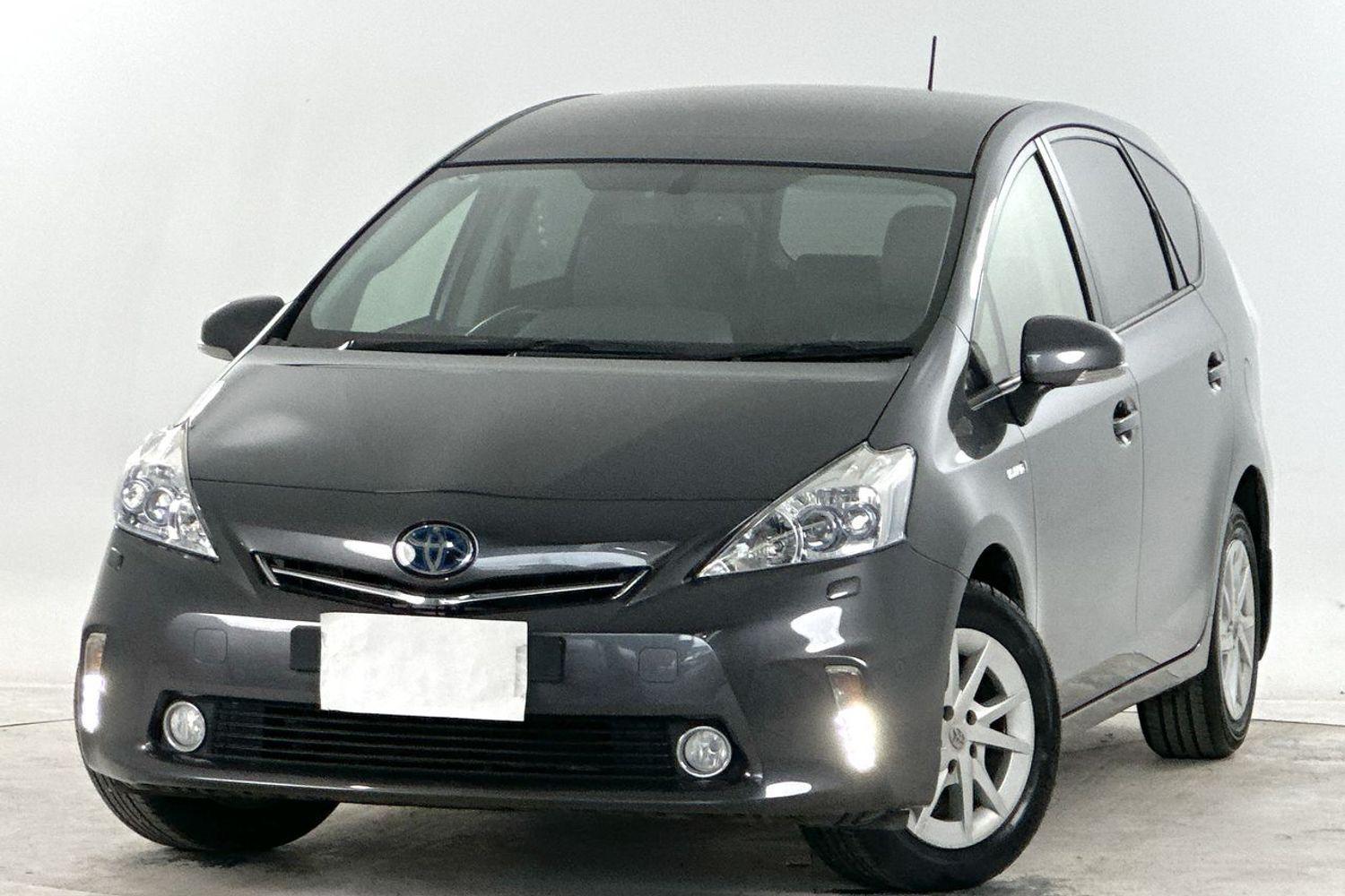 2012 Toyota Prius V i-Tech in Silver