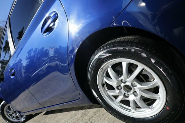 2013 Toyota Prius V L1 in Blue