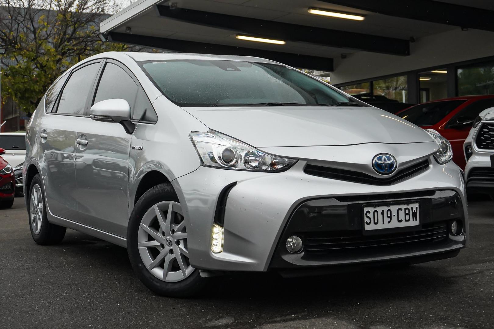 2019 Toyota Prius V L1 in Silver