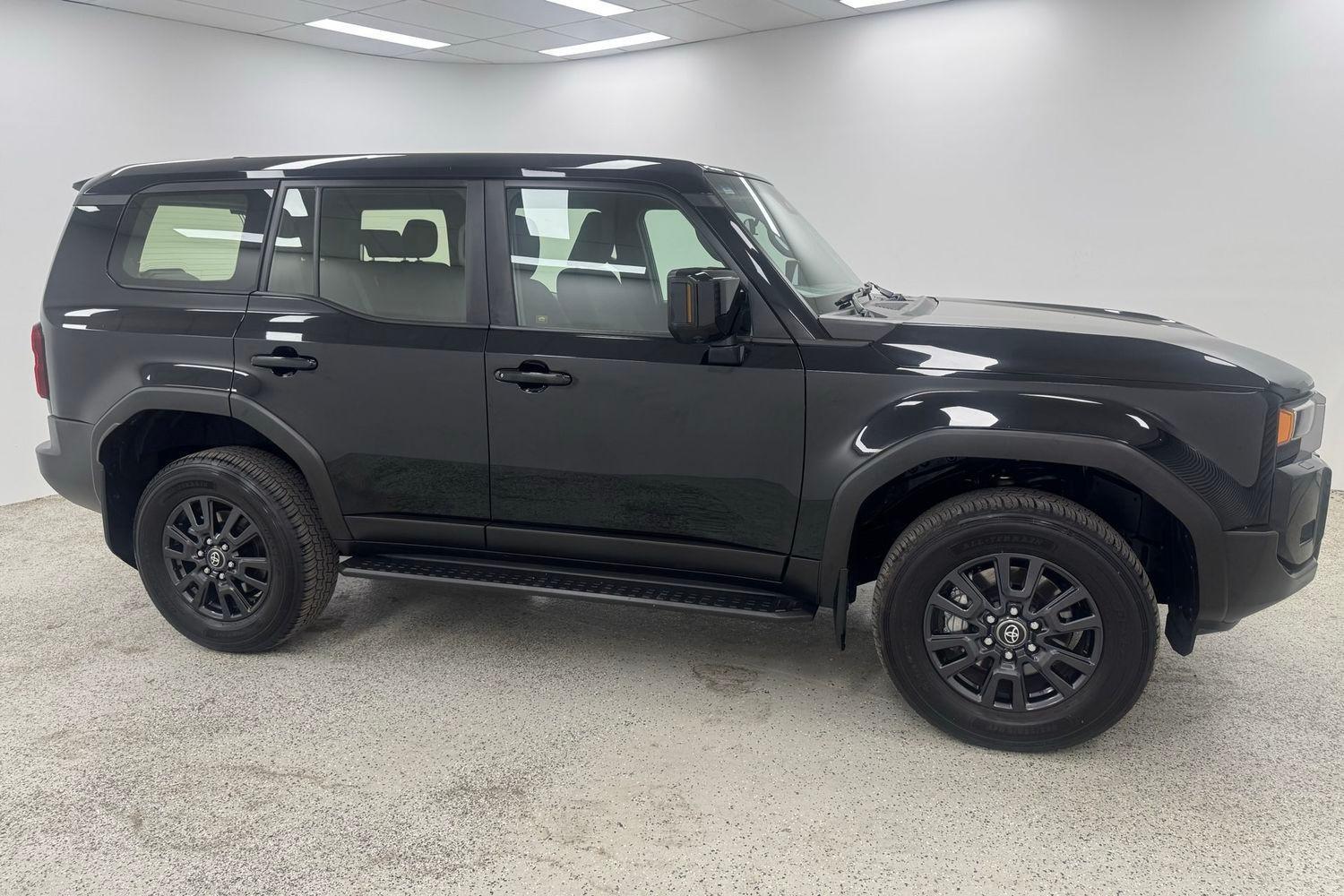 2025 Toyota Landcruiser Prado GX in Black