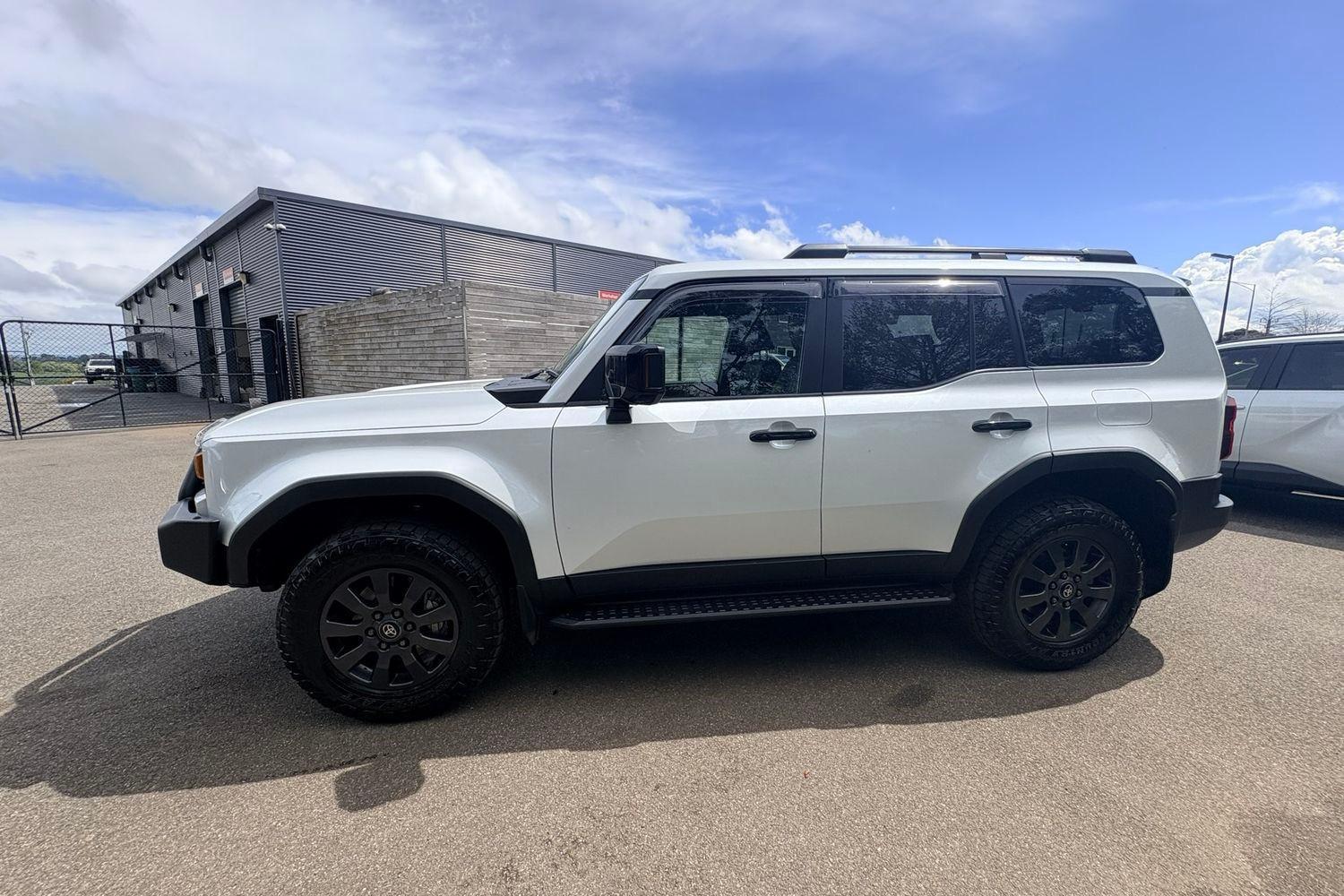 2024 Toyota Landcruiser Prado Altitude in White