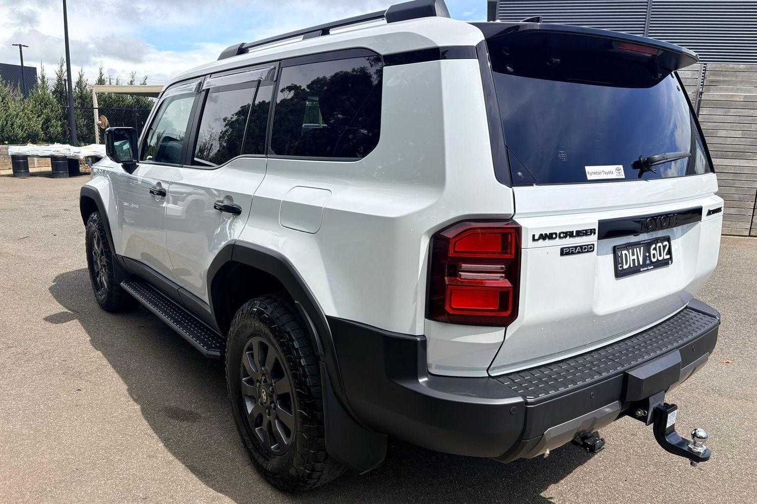 2024 Toyota Landcruiser Prado Altitude in White