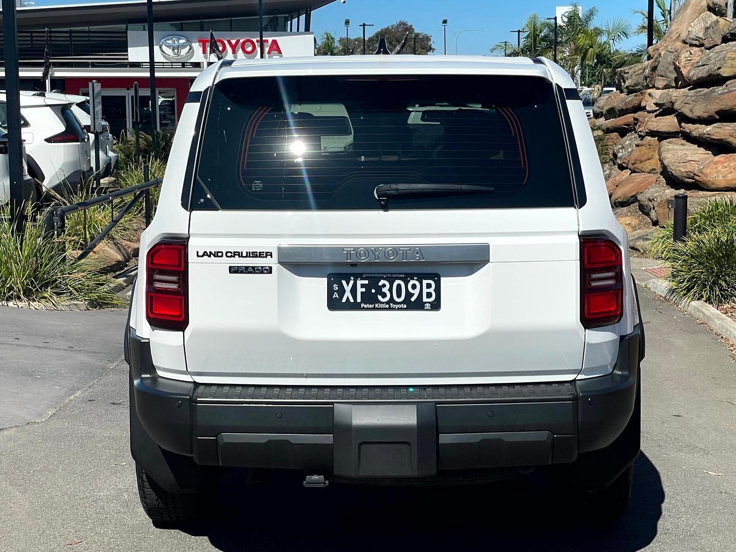 2025 Toyota Landcruiser Prado GX in White