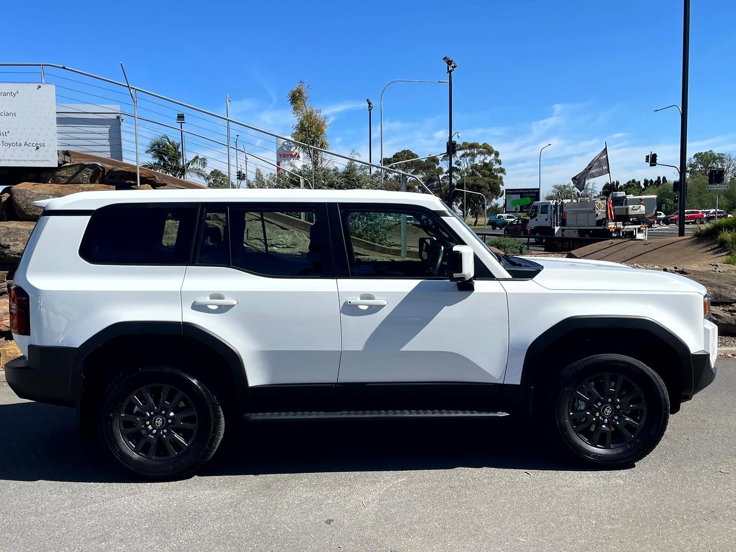 2025 Toyota Landcruiser Prado GX in White