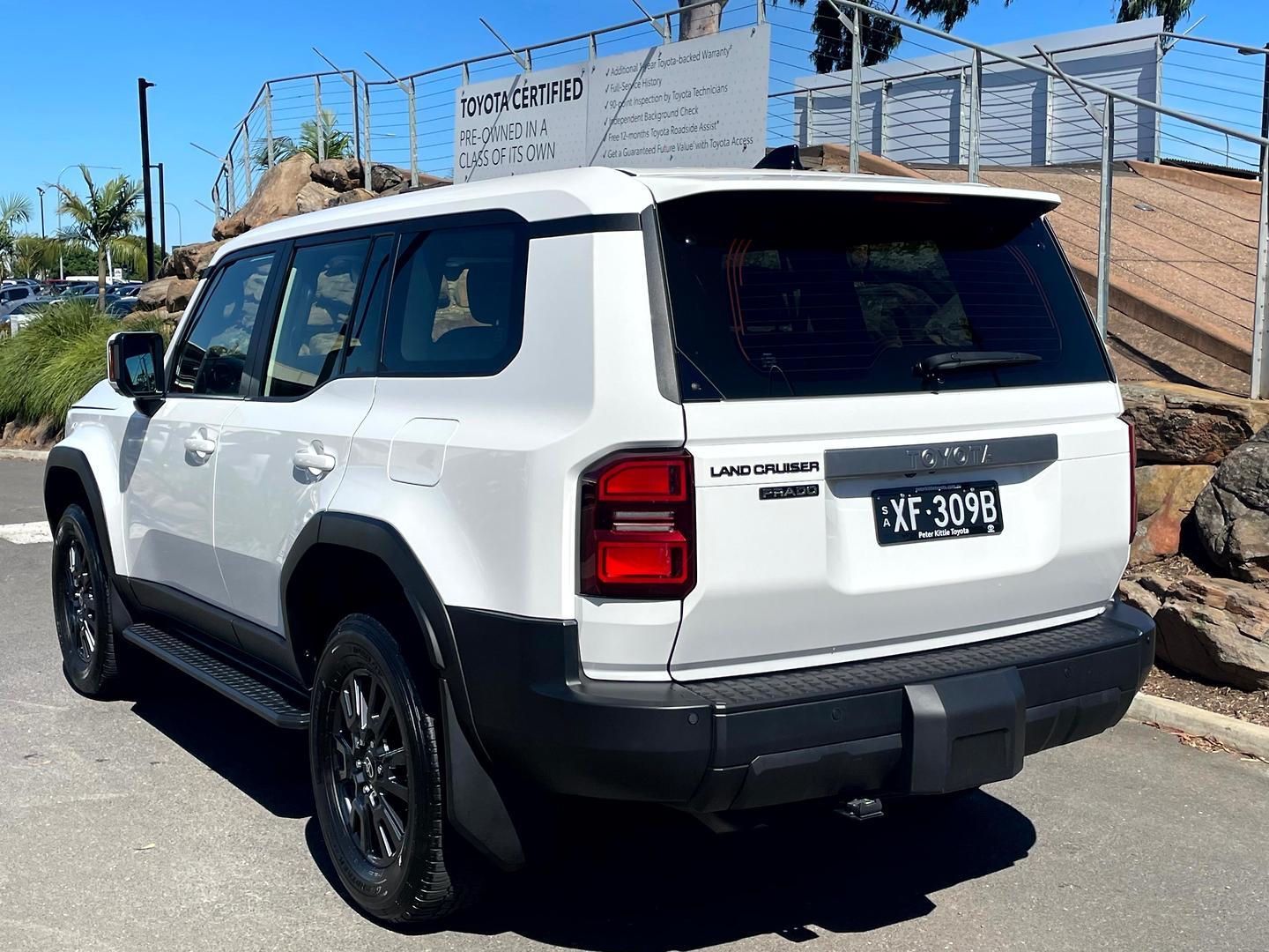 2025 Toyota Landcruiser Prado GX in White