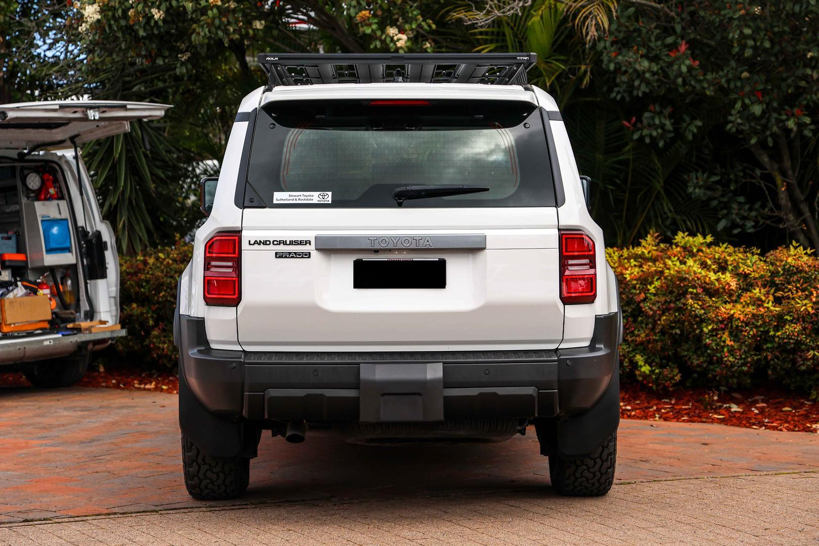 2025 Toyota Landcruiser Prado GX in White