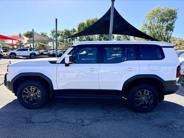 2025 Toyota Landcruiser Prado GX in White