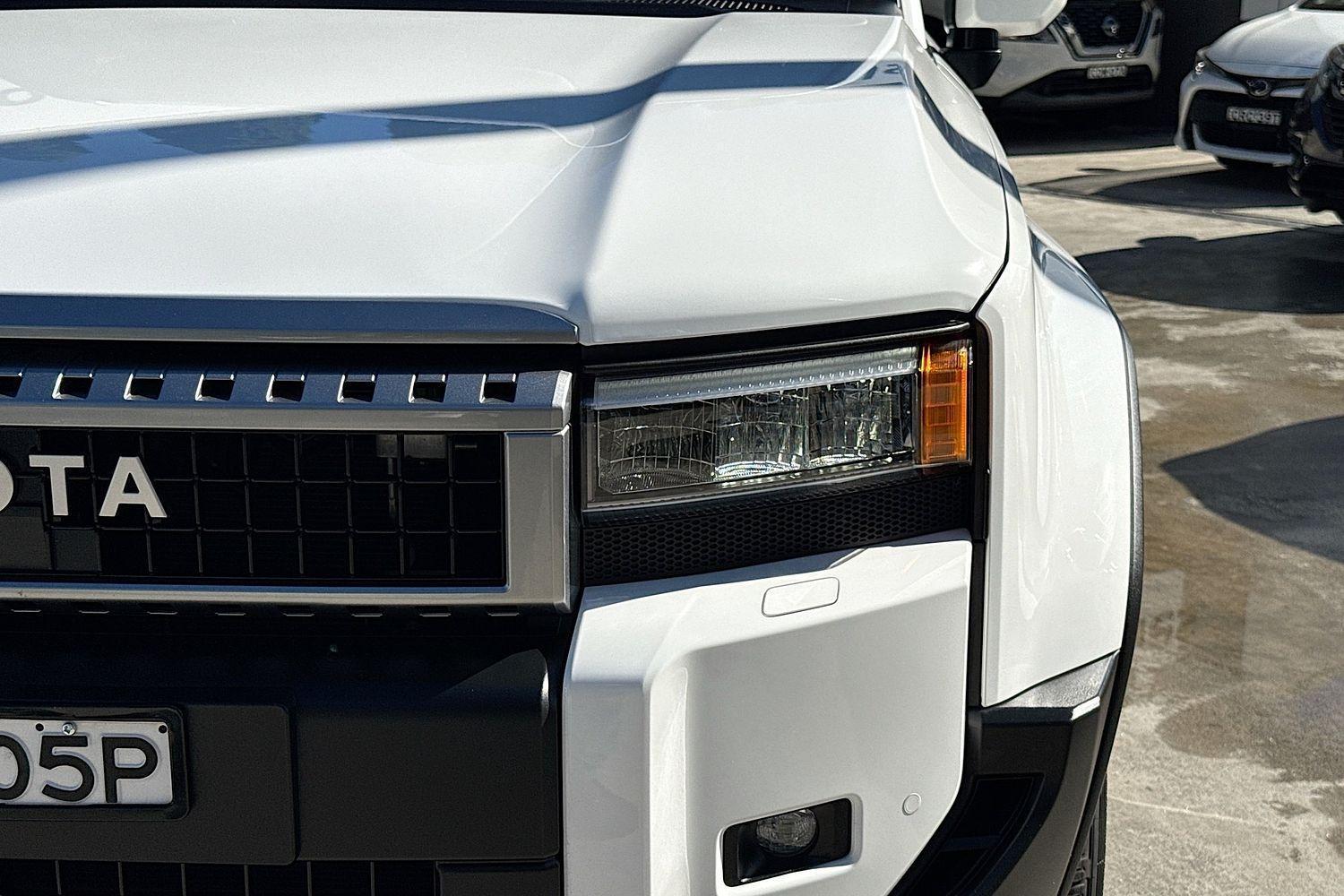 2025 Toyota Landcruiser Prado GXL in White