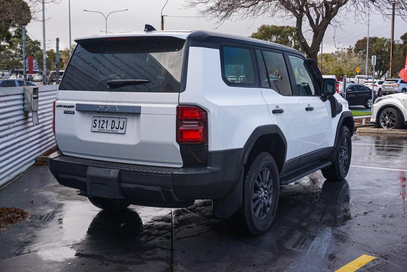 2025 Toyota Landcruiser Prado GX in White