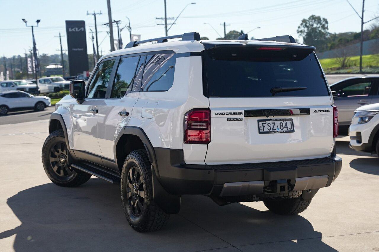 2025 Toyota Landcruiser Prado Altitude in White