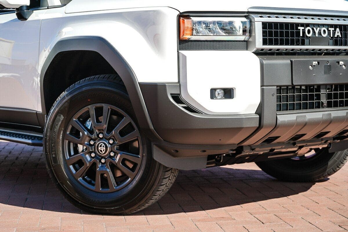 2025 Toyota Landcruiser Prado GX in White