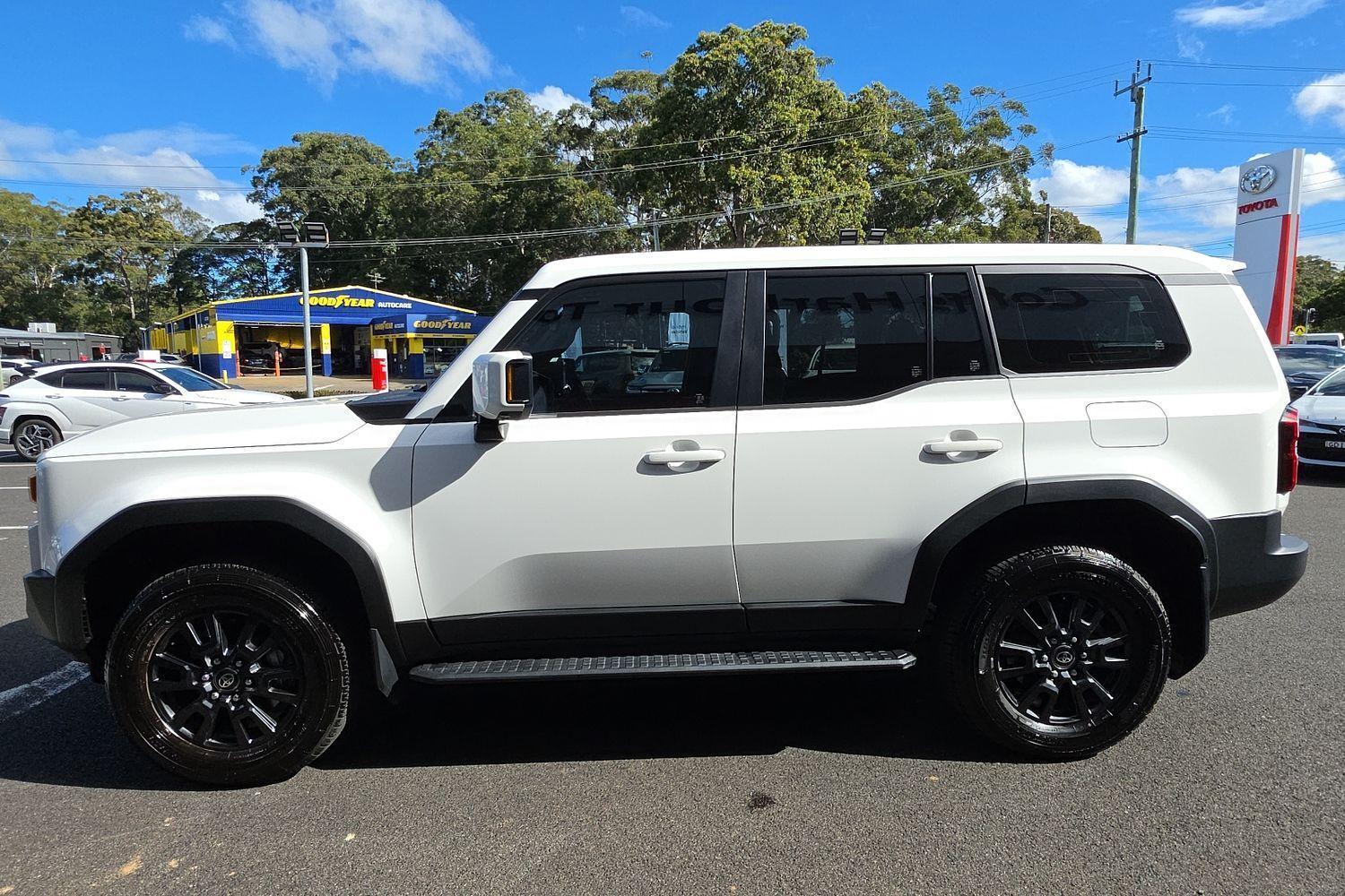 2026 Toyota Landcruiser Prado GX in White