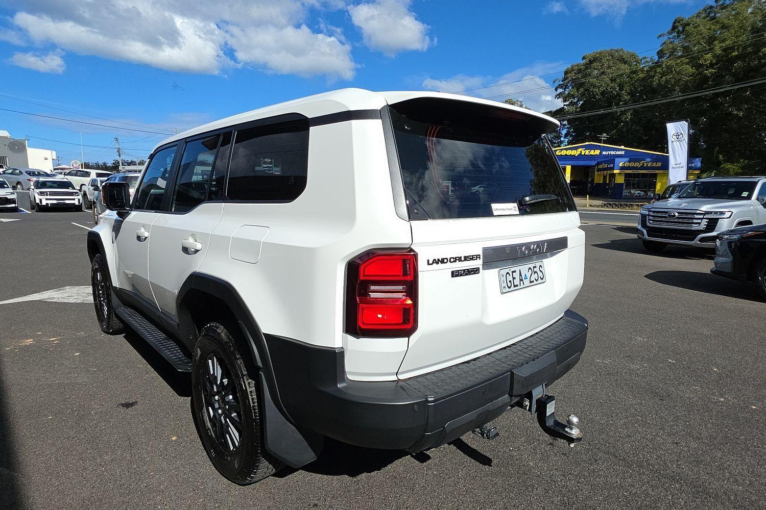 2026 Toyota Landcruiser Prado GX in White