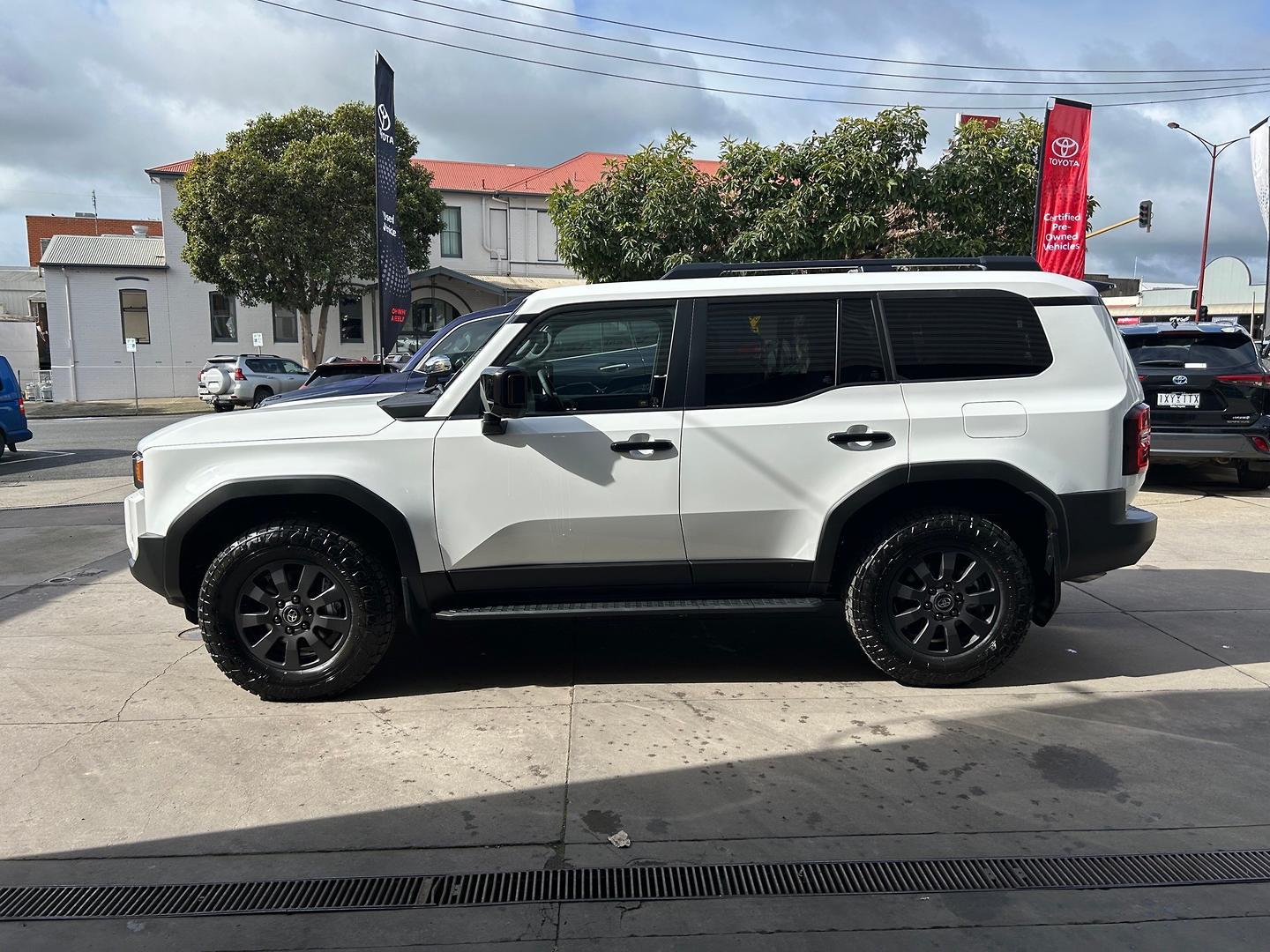 2026 Toyota Landcruiser Prado Altitude in White