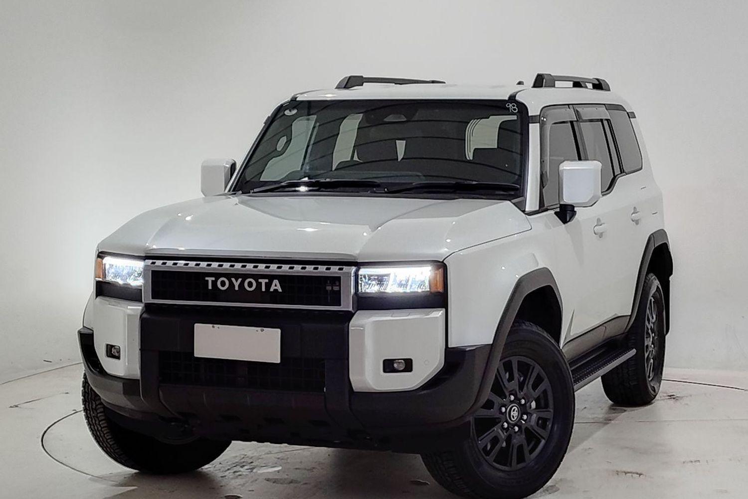 2025 Toyota Landcruiser Prado GX in White