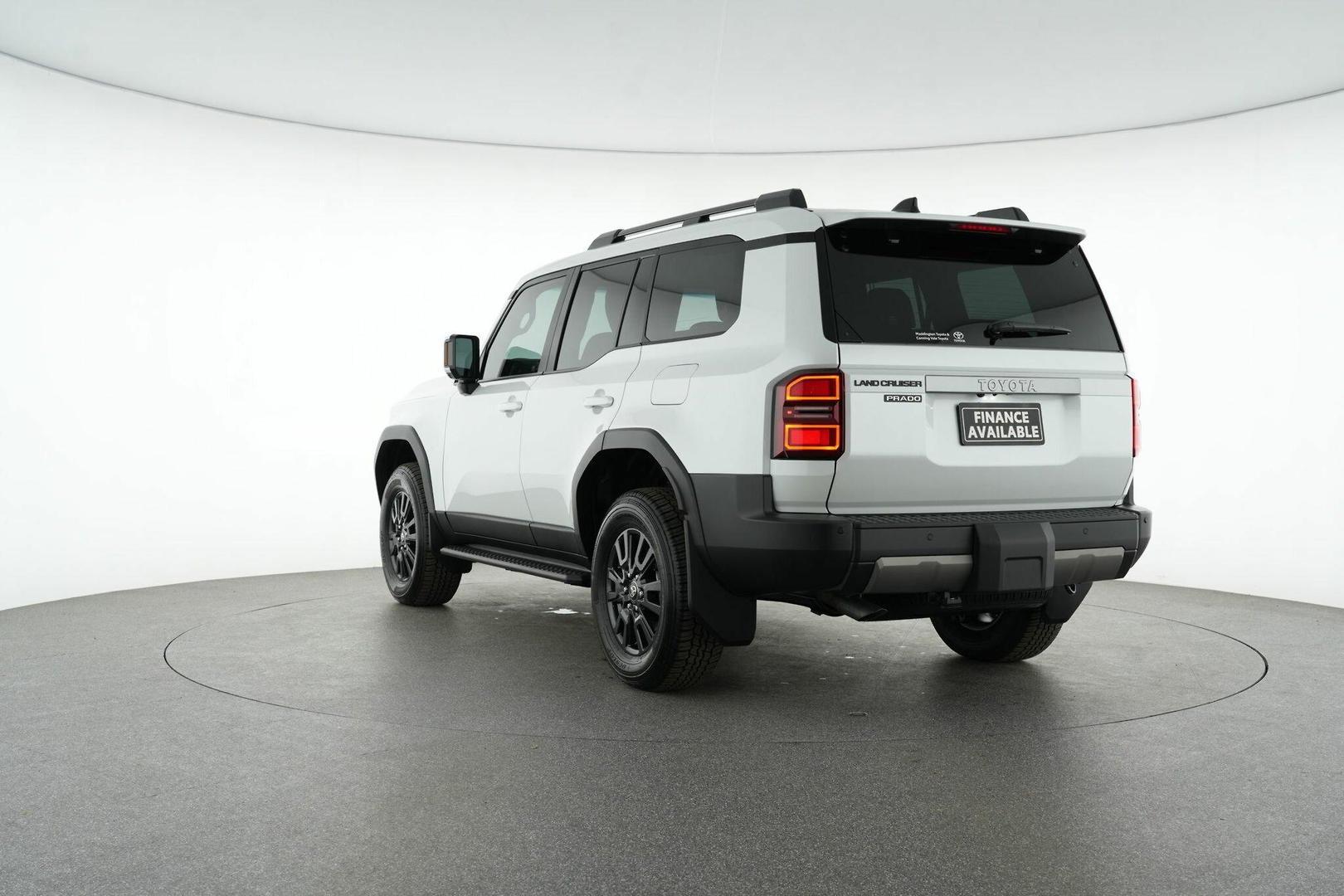 2026 Toyota Landcruiser Prado GXL in White
