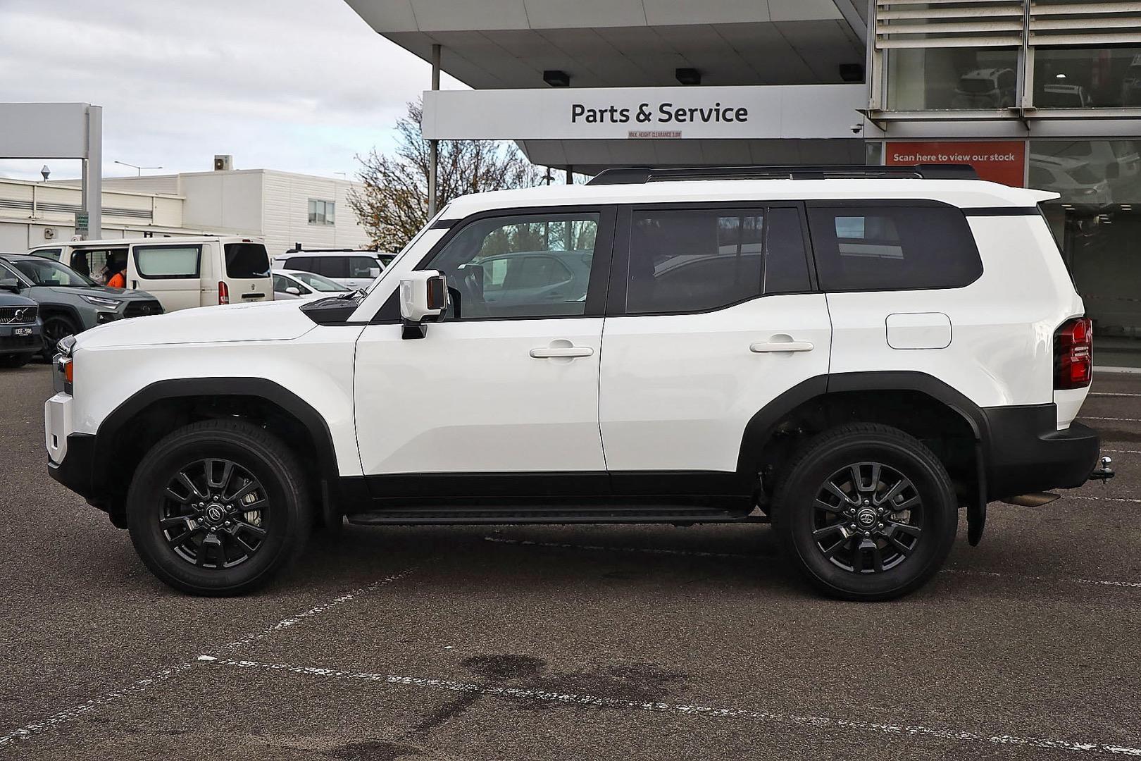 2024 Toyota Landcruiser Prado GXL in White