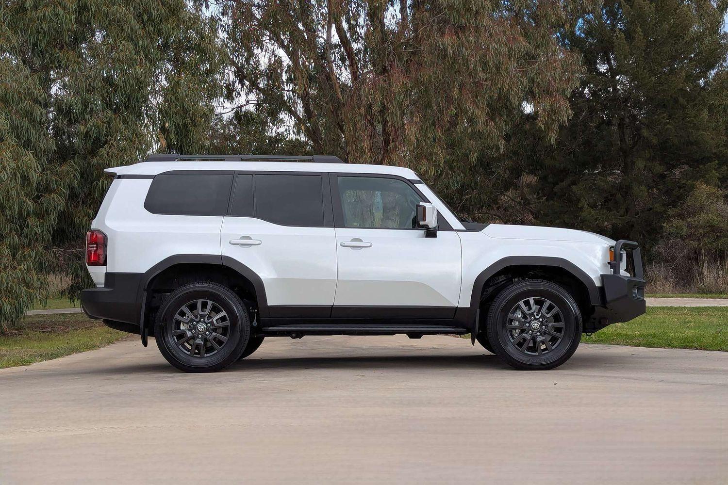 2024 Toyota Landcruiser Prado GXL in White