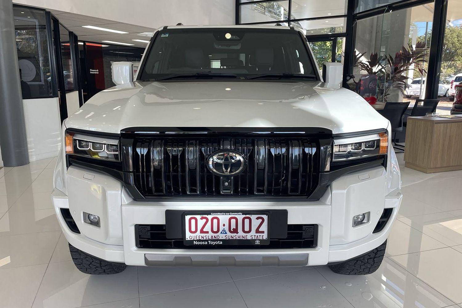 2025 Toyota Landcruiser Prado VX in White