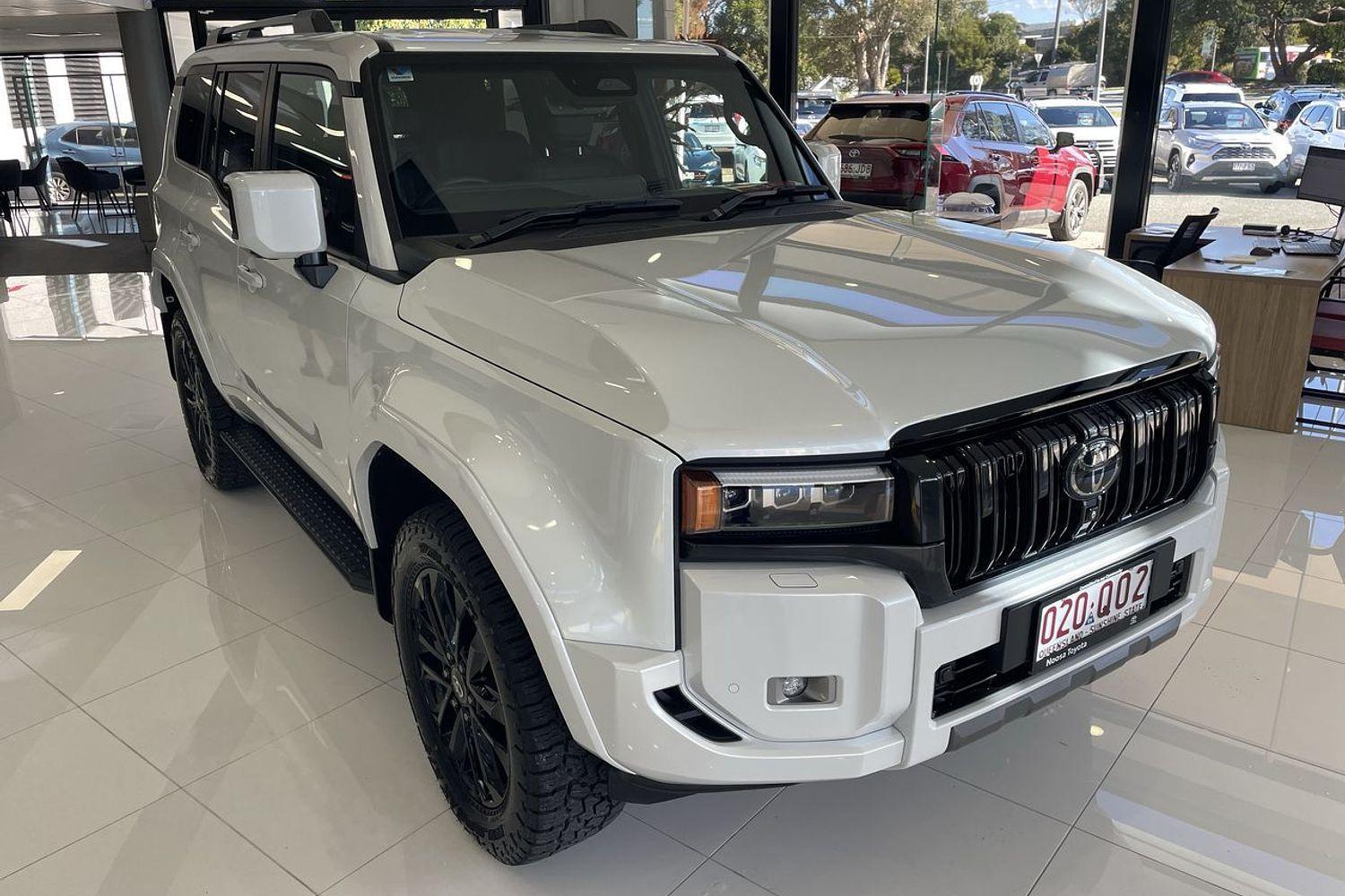 2025 Toyota Landcruiser Prado VX in White