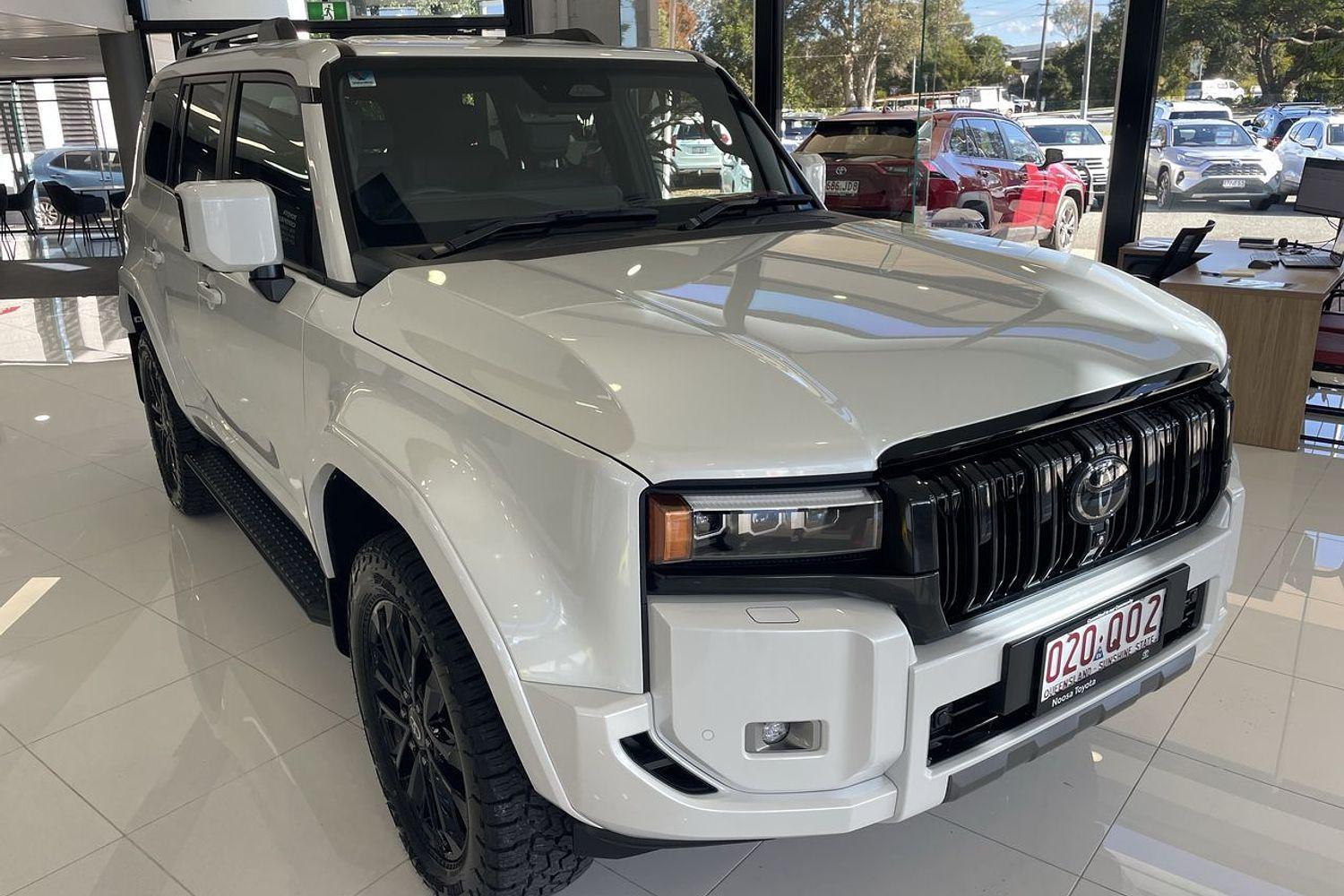 2025 Toyota Landcruiser Prado VX in White