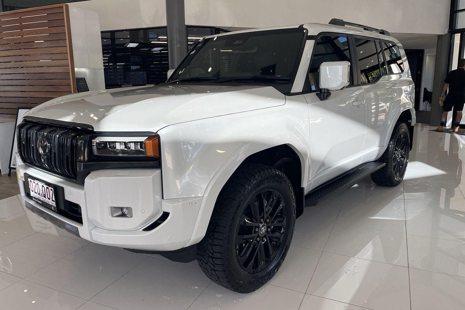 2025 Toyota Landcruiser Prado VX in White
