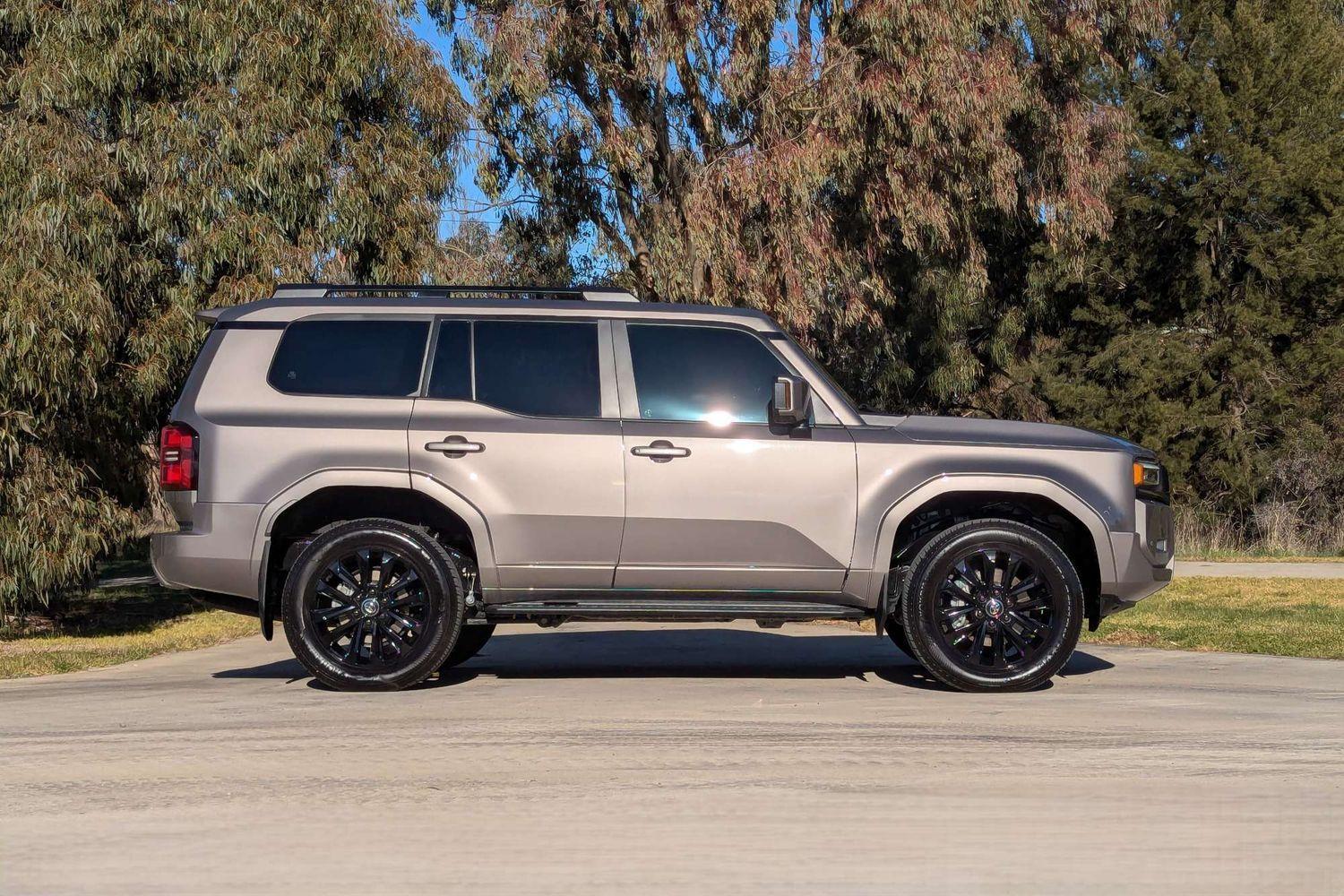 2024 Toyota Landcruiser Prado Kakadu in Bronze
