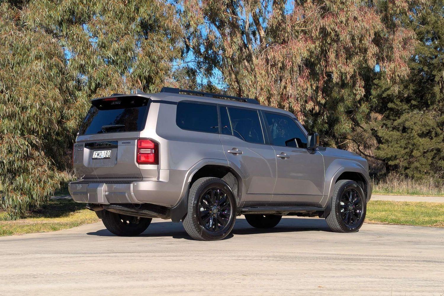 2024 Toyota Landcruiser Prado Kakadu in Bronze