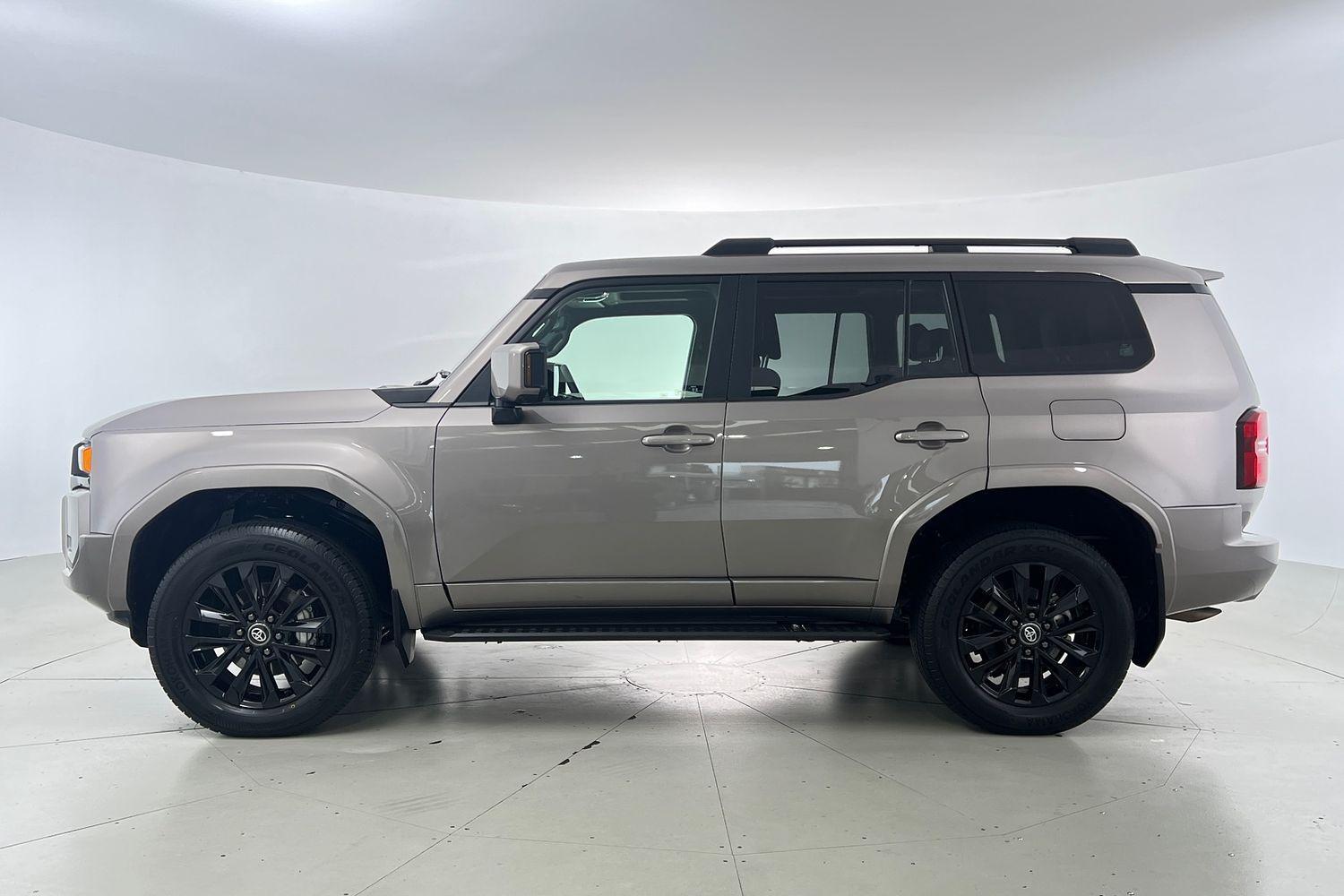 2024 Toyota Landcruiser Prado Kakadu in Bronze