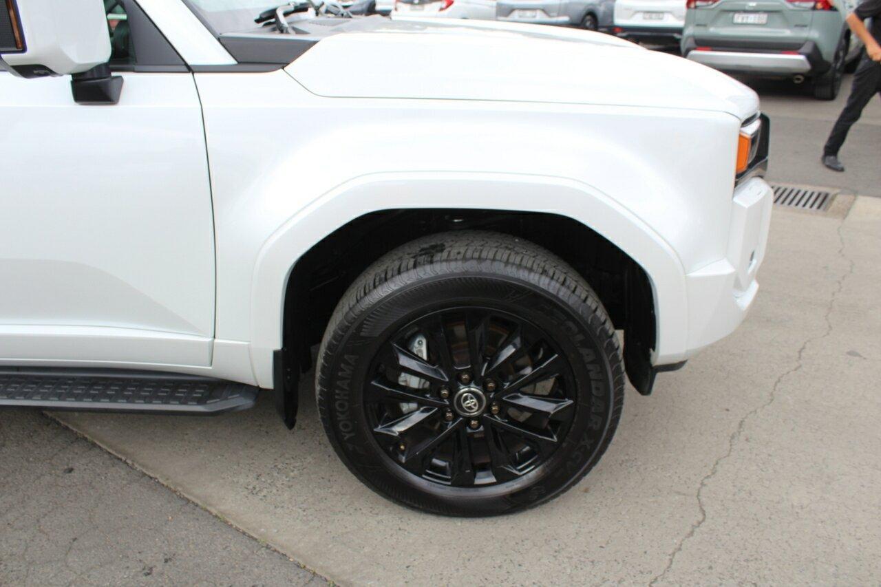 2025 Toyota Landcruiser Prado Kakadu in White