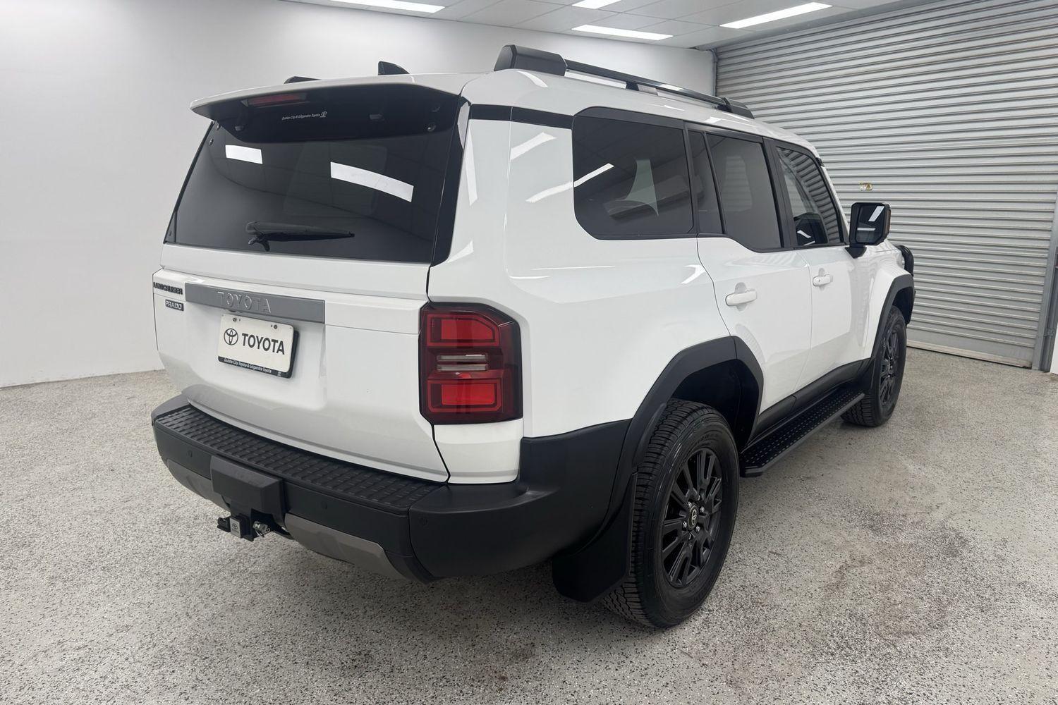 2024 Toyota Landcruiser Prado GXL in White