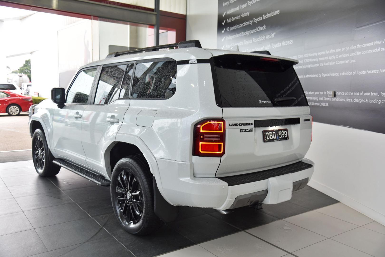 2024 Toyota Landcruiser Prado Kakadu in White