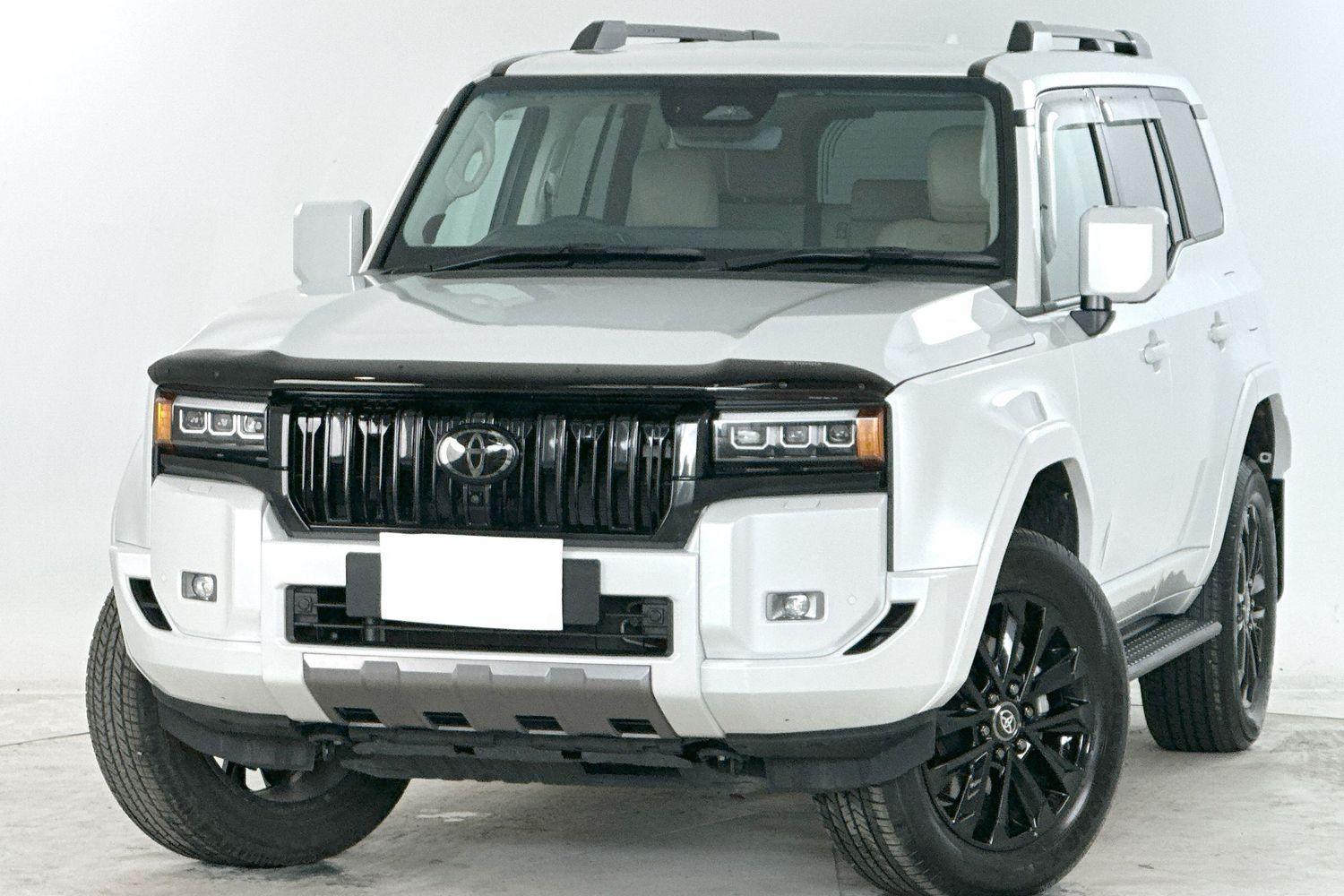 2025 Toyota Landcruiser Prado VX in White