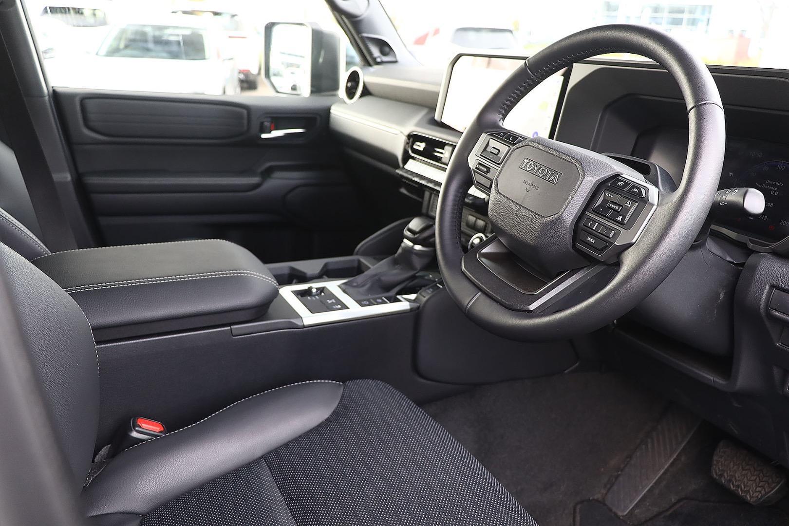2025 Toyota Landcruiser Prado VX in White