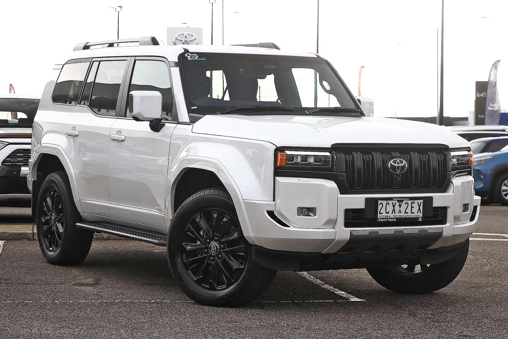 2025 Toyota Landcruiser Prado VX in White