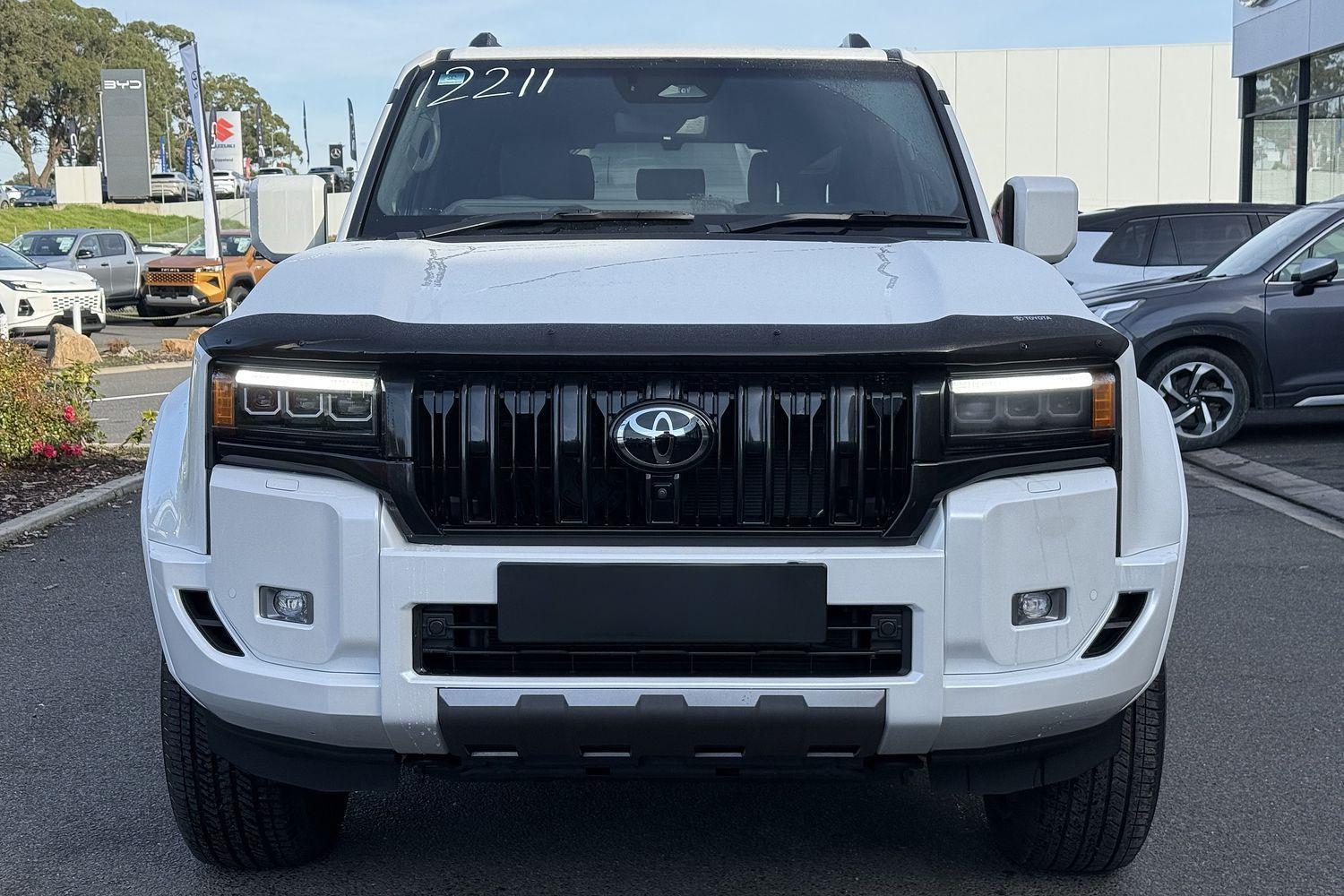 2025 Toyota Landcruiser Prado Kakadu in White