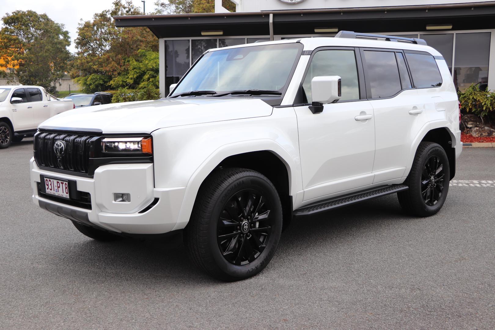 2026 Toyota Landcruiser Prado VX in White