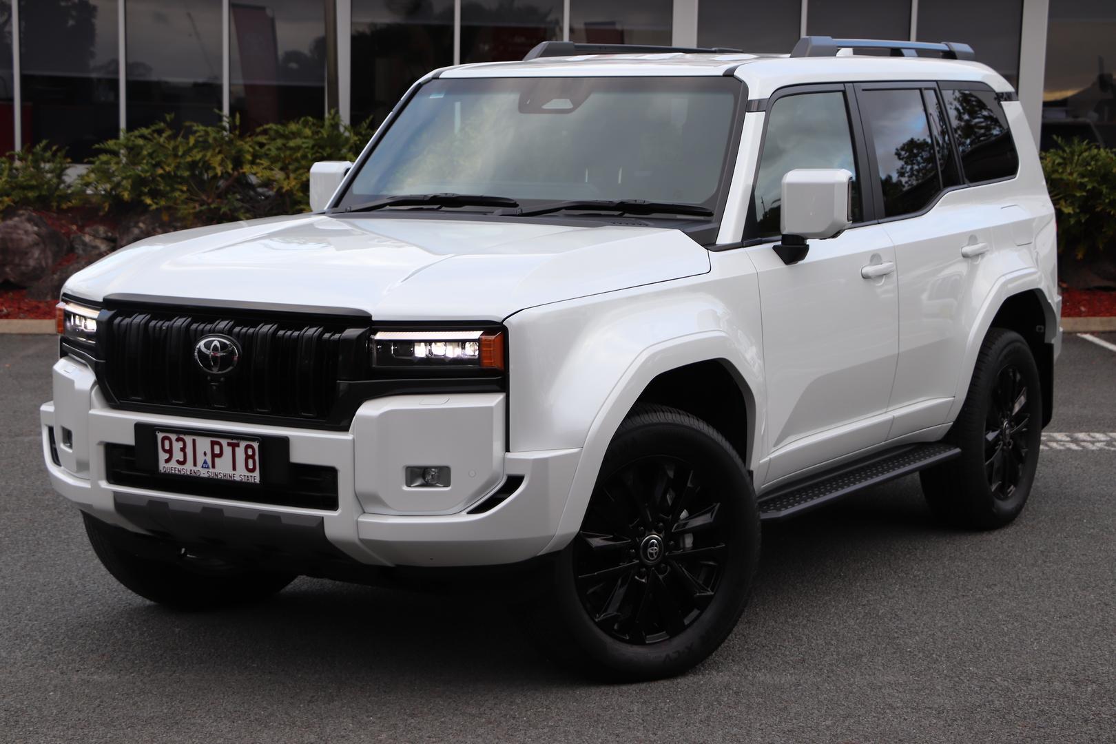 2026 Toyota Landcruiser Prado VX in White