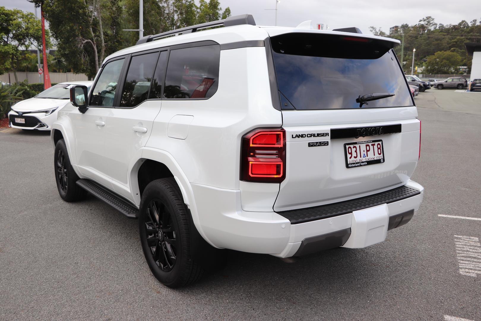 2026 Toyota Landcruiser Prado VX in White