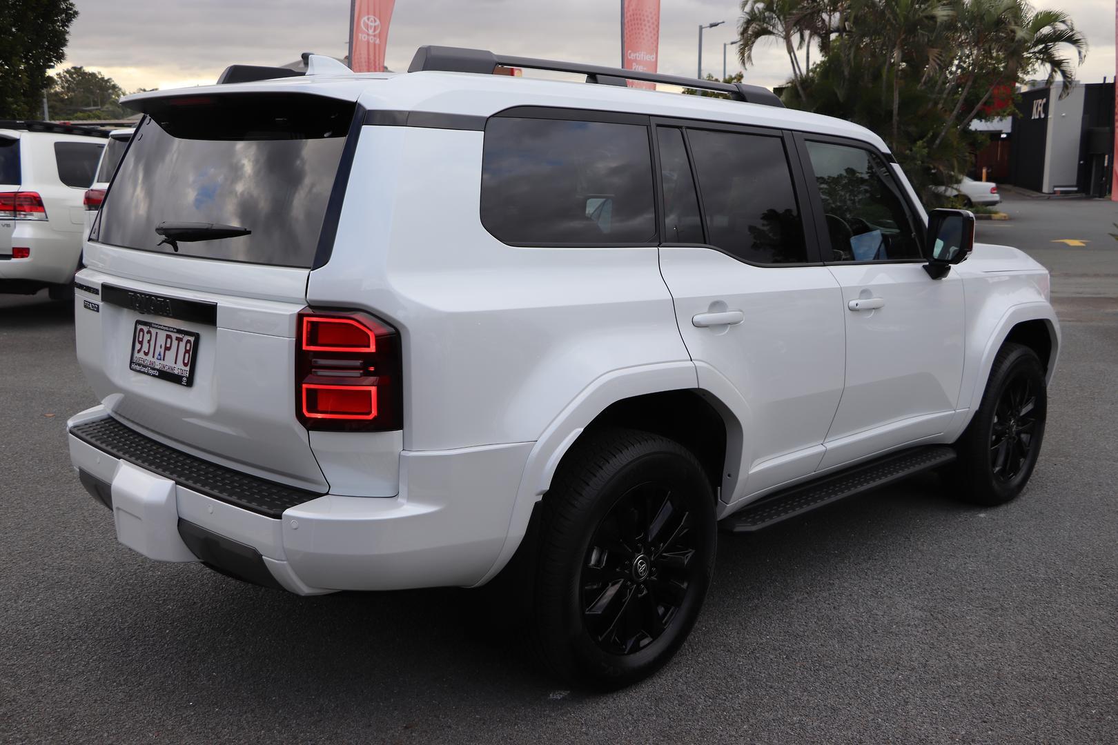 2026 Toyota Landcruiser Prado VX in White