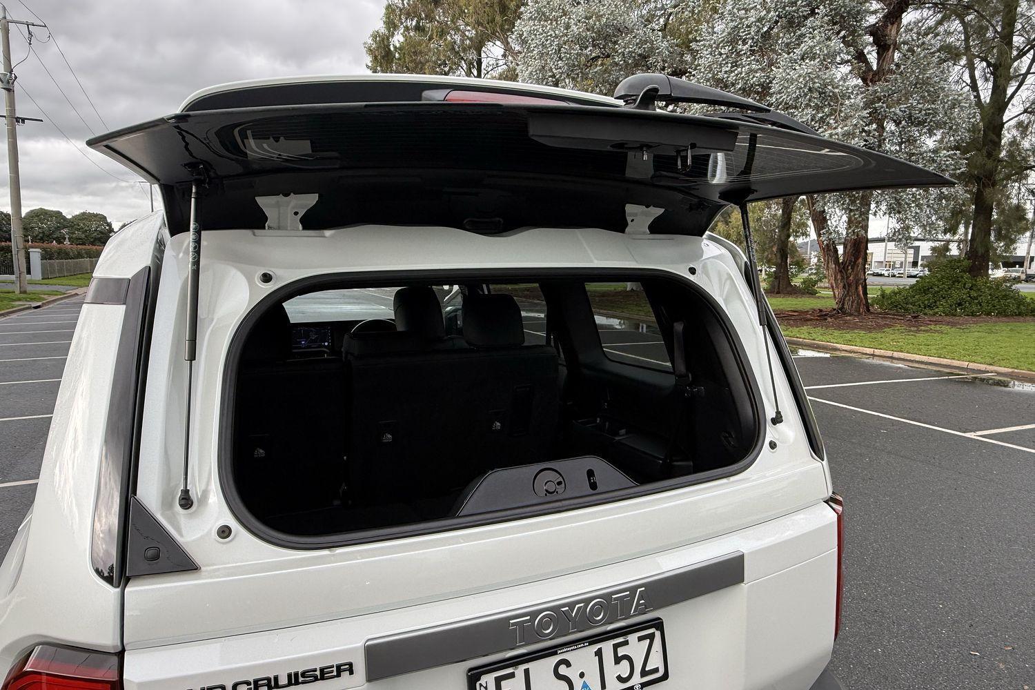 2024 Toyota Landcruiser Prado GXL in White