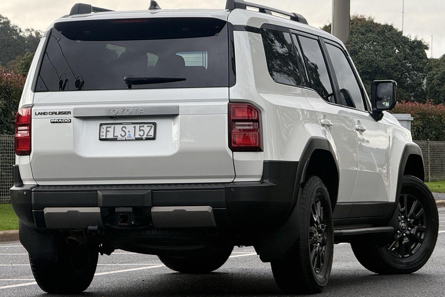 2024 Toyota Landcruiser Prado GXL in White